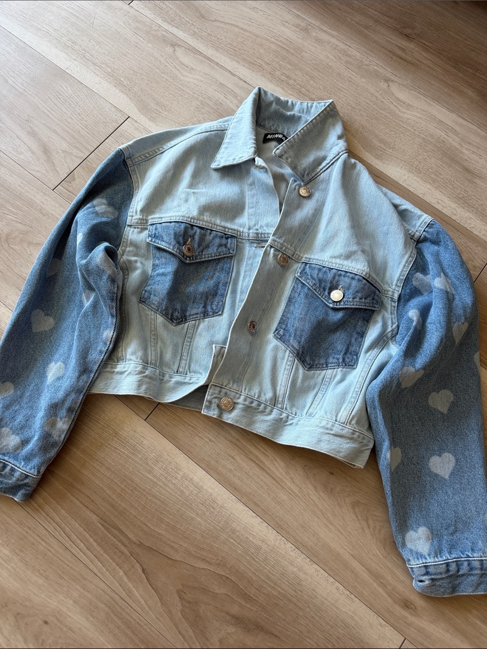 Cropped Boxy Fit Two-Tone Heart Sleeve Denim Jacket - Light Blue